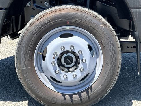 New 2025 Ford F450 XL image 27