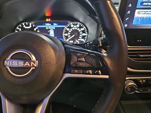 Used 2024 Nissan Altima 2.5 SR w/ SR Premium Package image 12