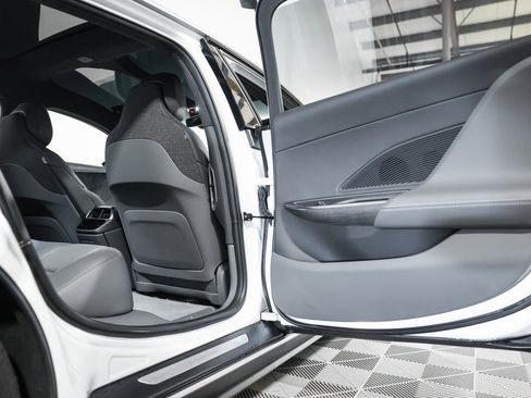 Used 2022 Lucid Air Grand Touring image 24