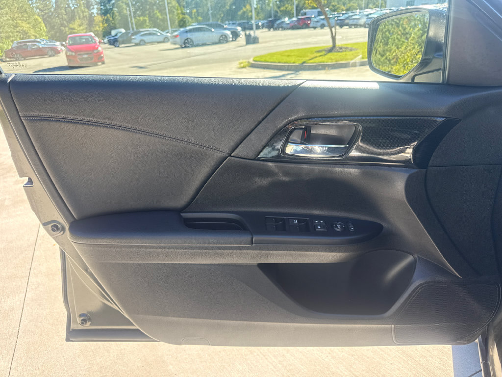 Used 2013 Honda Accord Sport image 13