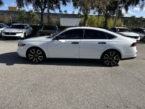 Used 2024 Honda Accord Touring image 3