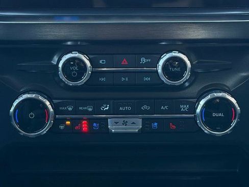 New 2026 Ford F250 Lariat w/ Black Appearance Package image 15