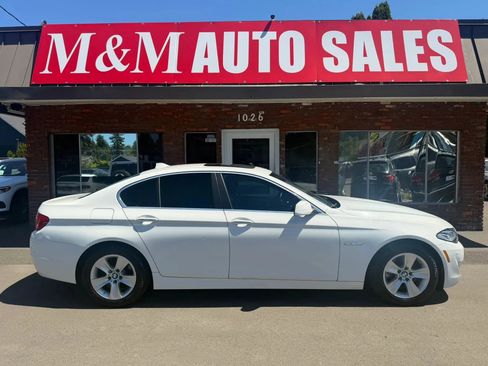 Used 2013 BMW 528i xDrive Sedan AWD/4WD image 2