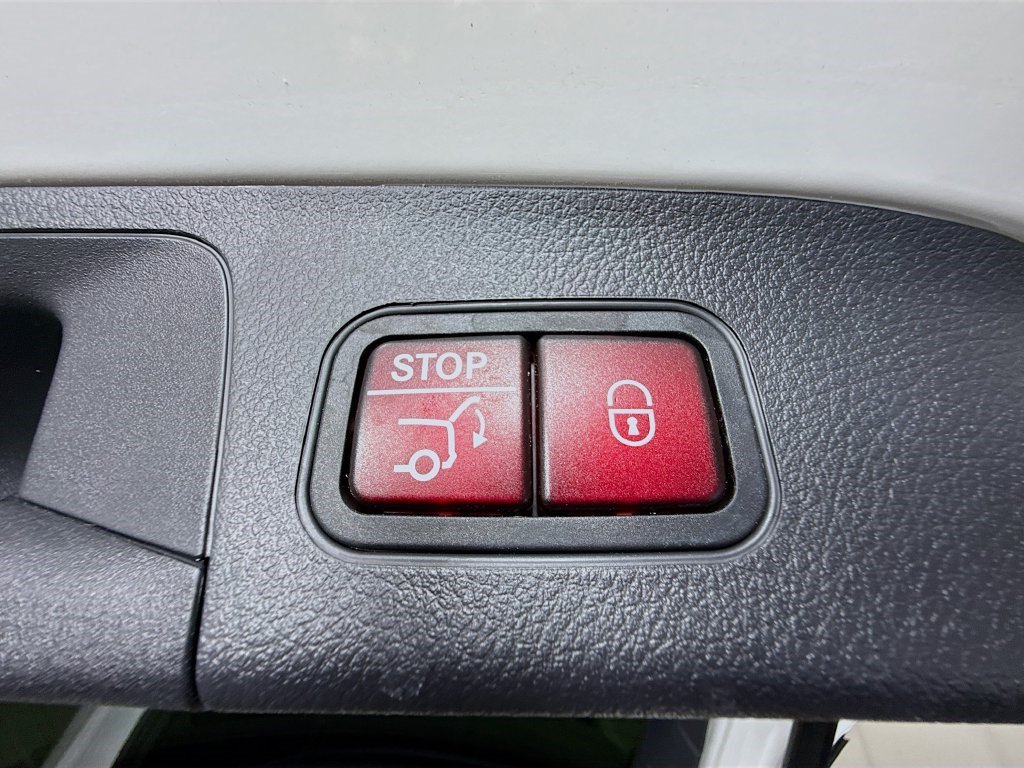 Used 2022 Mercedes-Benz GLA 250 4MATIC image 40