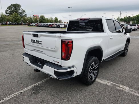 Used 2024 GMC Sierra 1500 AT4 w/ Technology Package AWD/4WD image 3