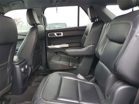Used 2021 Ford Explorer XLT w/ Equipment Group 202A image 24