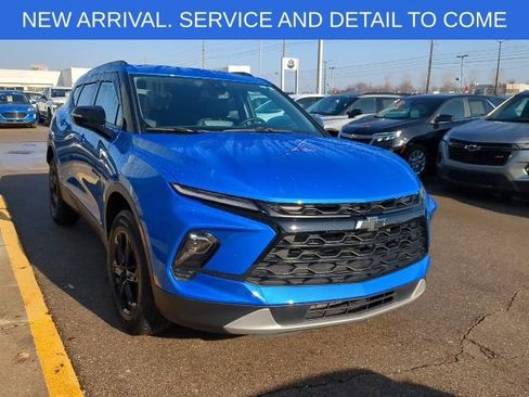 Used 2024 Chevrolet Blazer LT w/ Midnight/Sport Edition image 9