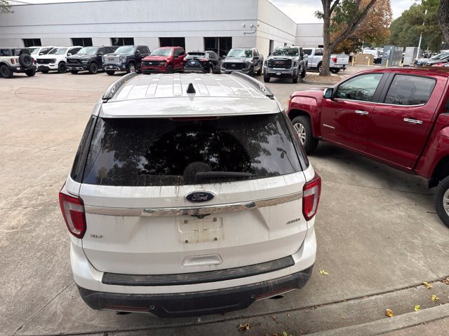 Used 2018 Ford Explorer XLT AWD/4WD image 10
