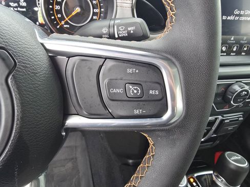 Used 2023 Jeep Gladiator Overland image 20