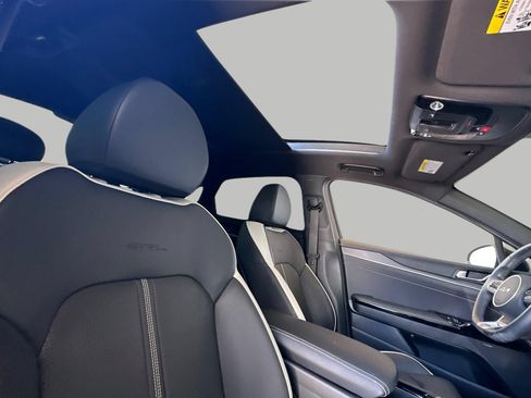 Certified 2025 Kia K5 GT-Line w/ GT-Line Premium Package FWD image 17