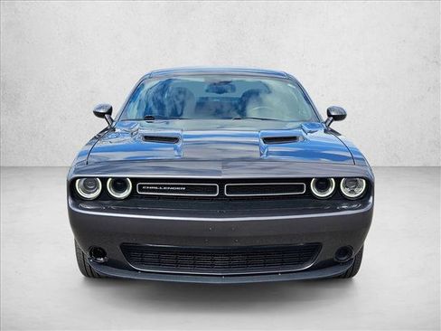 Used 2019 Dodge Challenger SXT image 2