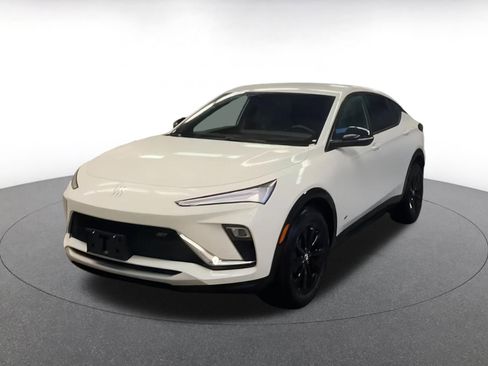 Used 2025 Buick Envista Sport Touring image 8