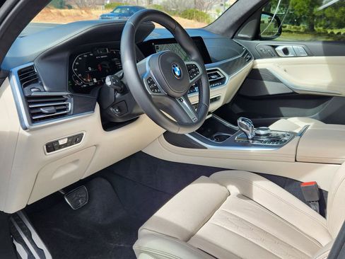 Used 2022 BMW X7 M50i w/ Dynamic Handling Package image 7