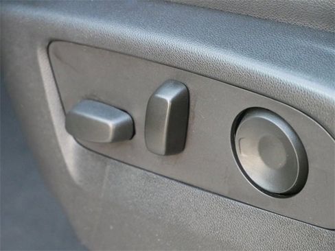 Used 2021 Chevrolet Suburban RST image 13