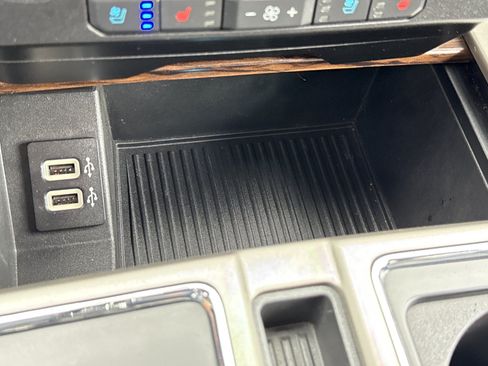 Used 2019 Ford F150 Lariat RWD image 27