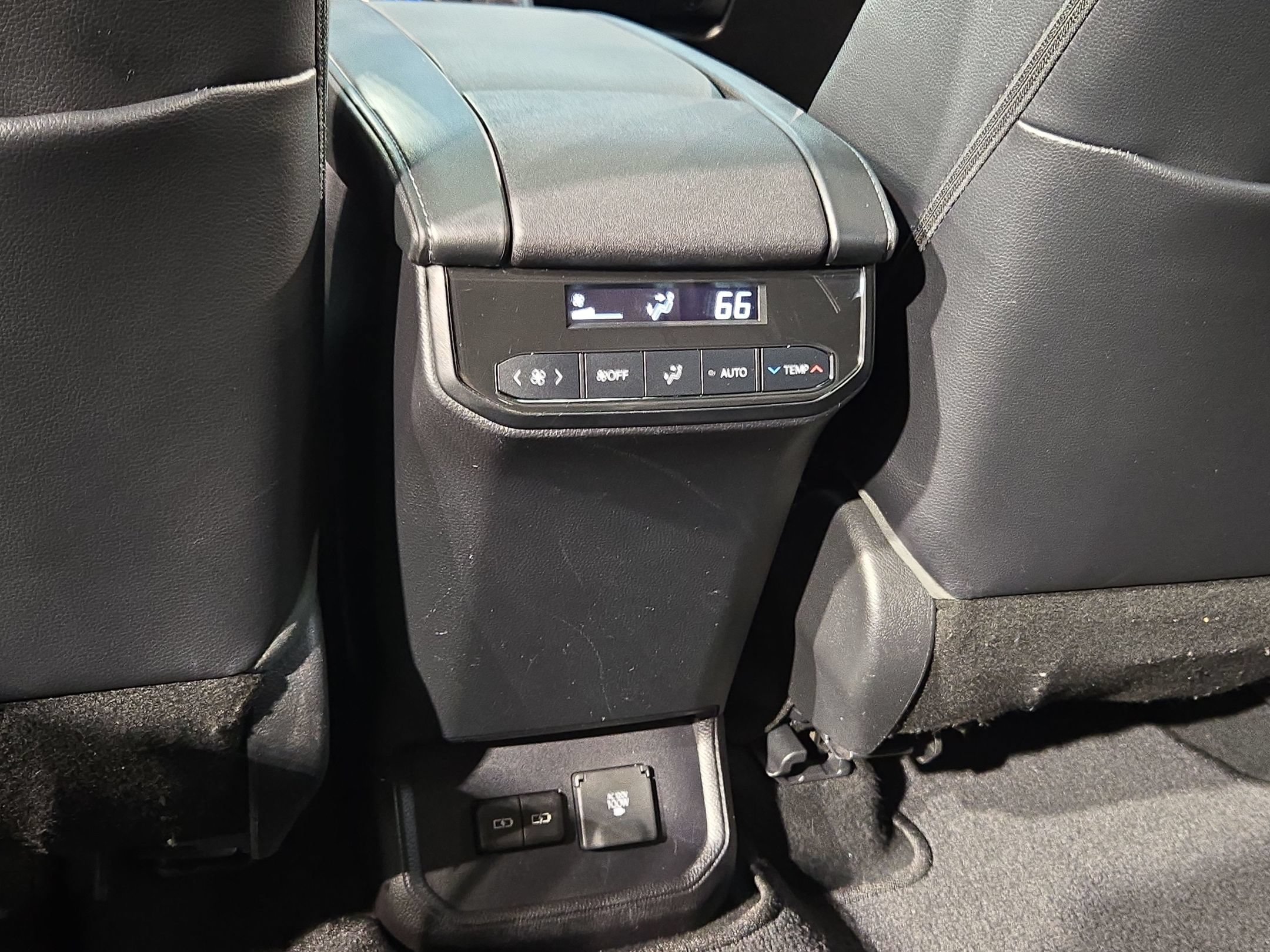 Used 2022 Toyota Highlander Limited FWD image 39