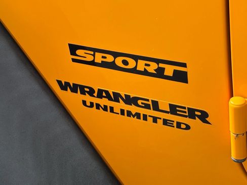 Used 2012 Jeep Wrangler Unlimited Sport AWD/4WD image 11
