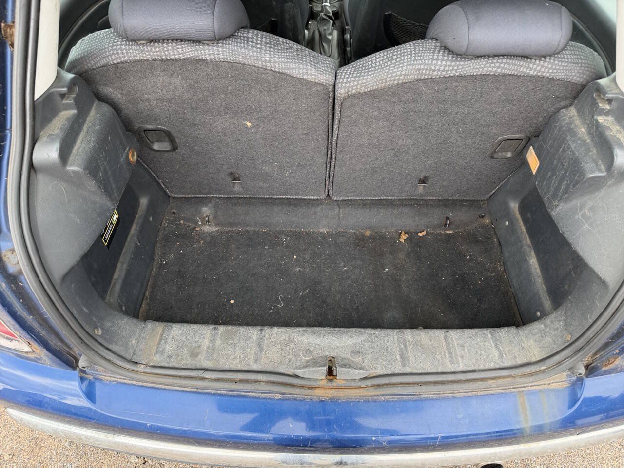 Used 2004 MINI Cooper Hardtop FWD image 17