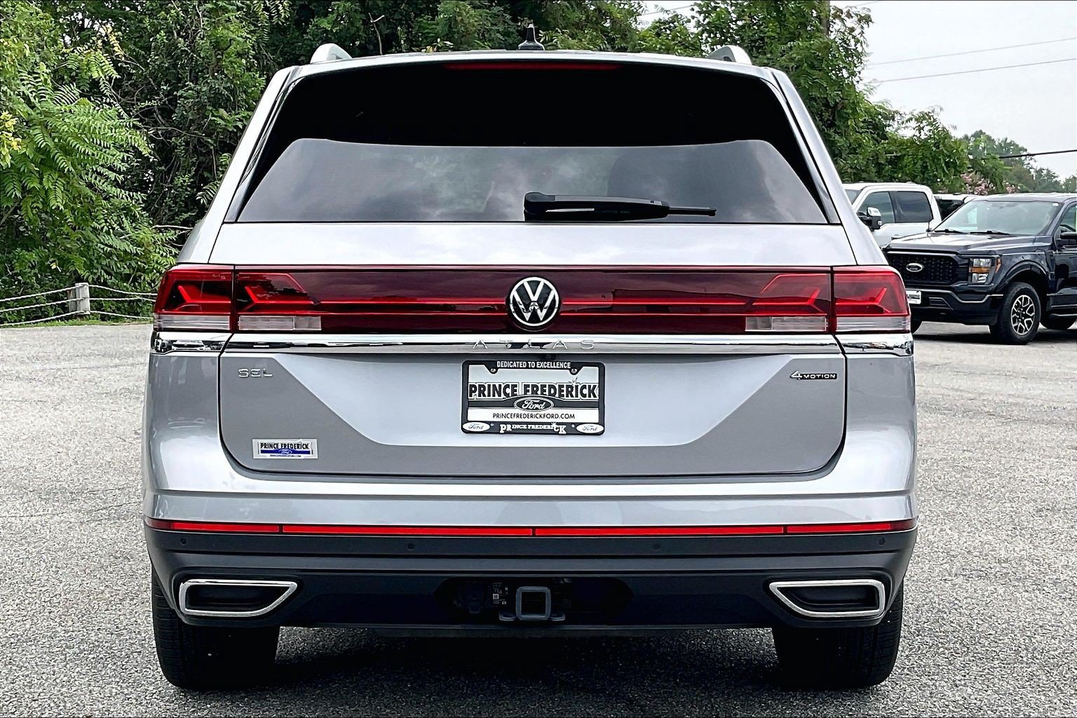 Used 2025 Volkswagen Atlas SEL AWD/4WD image 4