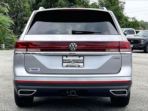 Used 2025 Volkswagen Atlas SEL AWD/4WD image 4