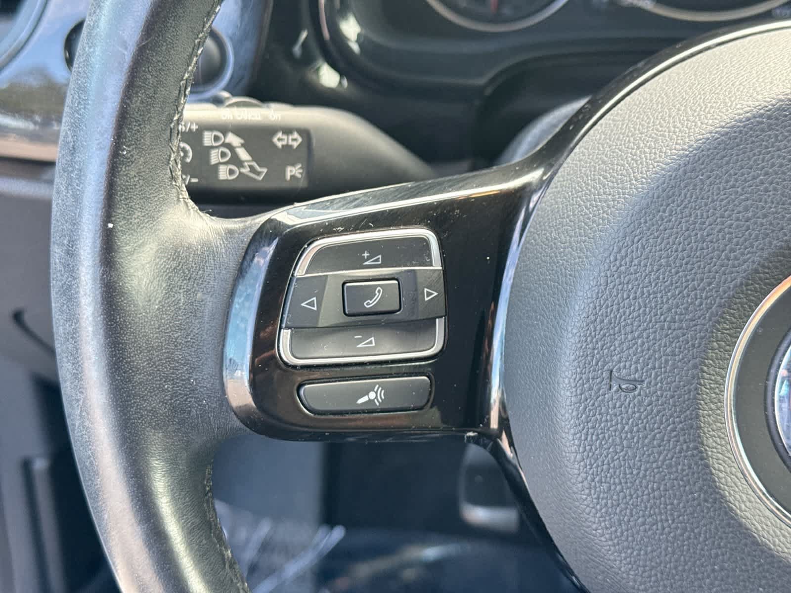 Used 2019 Volkswagen Beetle 2.0T S FWD image 26