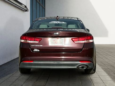 Used 2018 Kia Optima LX image 4