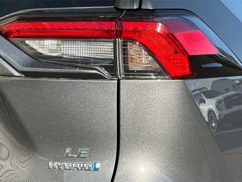 Used 2020 Toyota RAV4 LE image 28