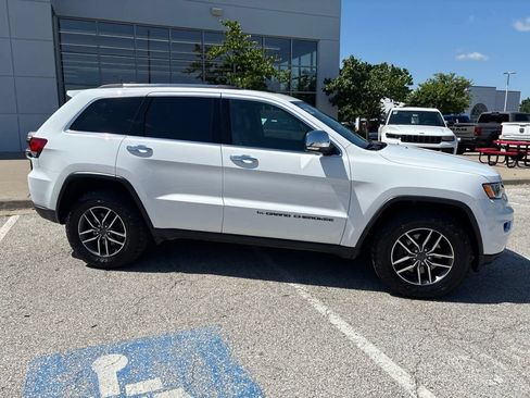 Used 2022 Jeep Grand Cherokee Limited AWD/4WD image 32