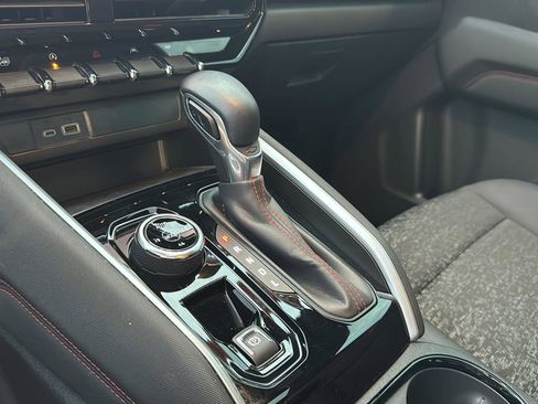 Used 2023 Chevrolet Colorado Z71 w/ Z71 Convenience Package 2 image 26