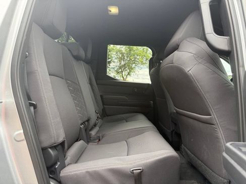 Certified 2025 Toyota Tacoma SR5 AWD/4WD image 18