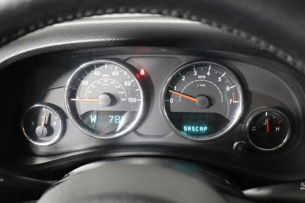 Used 2014 Jeep Wrangler Sport w/ Connectivity Group AWD/4WD image 11