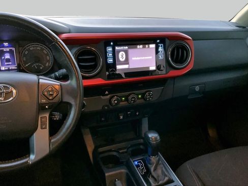 Used 2019 Toyota Tacoma TRD Sport RWD image 7
