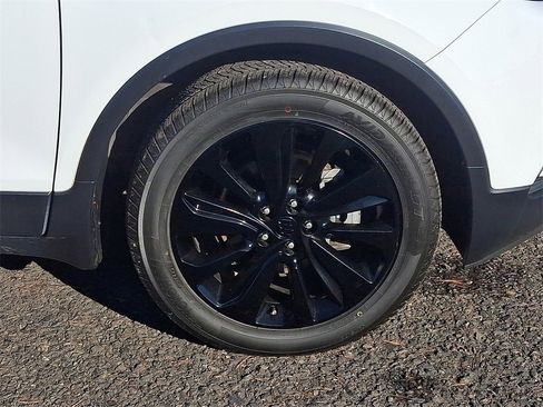 Certified 2018 Buick Encore Essence image 8