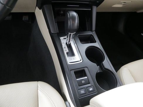 Used 2017 Subaru Outback 2.5i Limited image 24