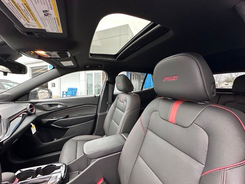 New 2026 Chevrolet Trax RS w/ Sunroof Package FWD image 15