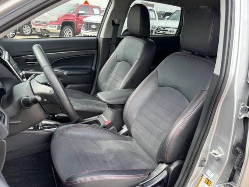 Used 2025 Mitsubishi Outlander Sport ES AWD/4WD image 12