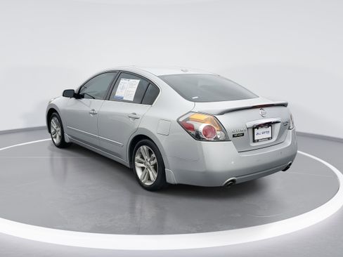 Used 2012 Nissan Altima 3.5 SR w/ Sport Pkg image 3