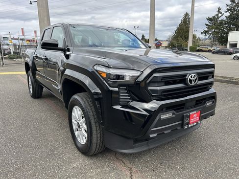 Certified 2025 Toyota Tacoma SR5 image 3