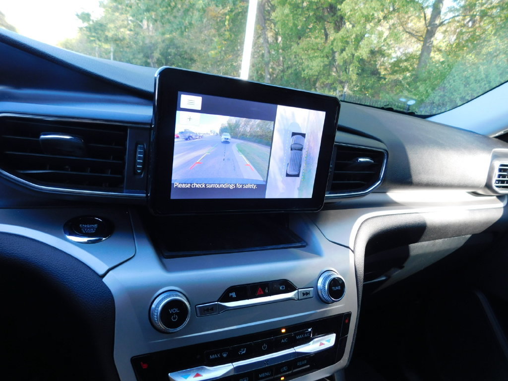 Used 2022 Ford Explorer XLT w/ Equipment Group 202A RWD image 10