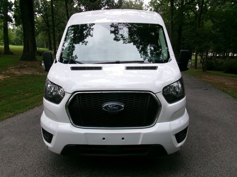 Used 2024 Ford Transit 350 XLT RWD image 2