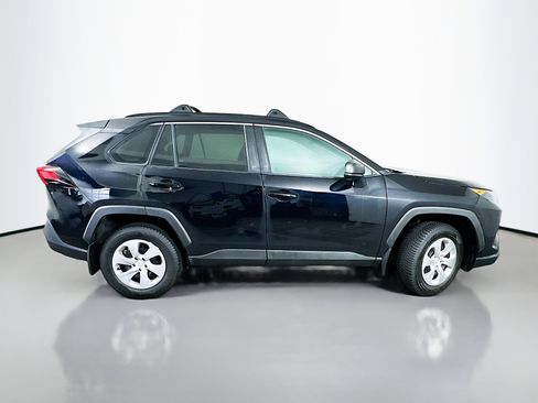 Used 2021 Toyota RAV4 LE image 8