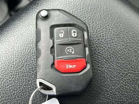 Used 2022 Jeep Gladiator Sport AWD/4WD image 26