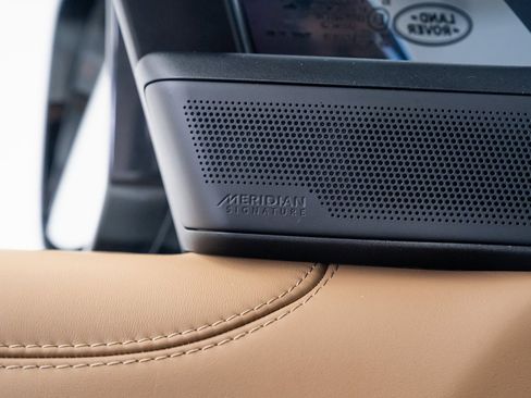 Used 2023 Land Rover Range Rover SV image 16