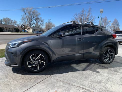 Used 2022 Toyota C-HR Limited FWD image 4