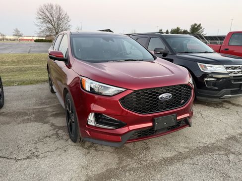 Used 2019 Ford Edge ST w/ Convenience Package image 4