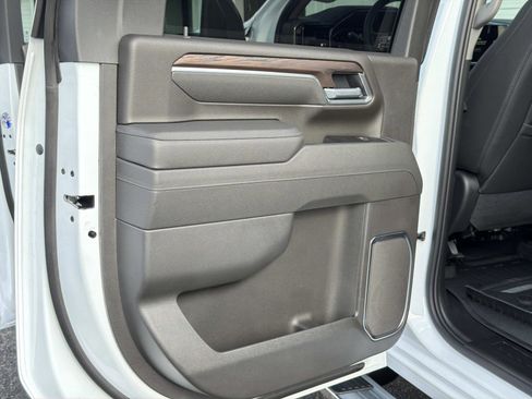 New 2026 GMC Sierra 2500 SLT w/ SLT Premium Package image 11