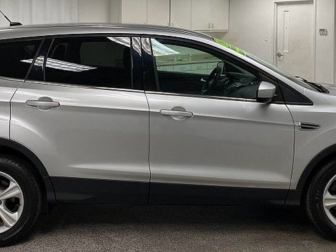 Used 2016 Ford Escape SE image 4