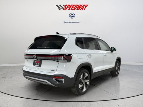 New 2025 Volkswagen Taos SE image 7