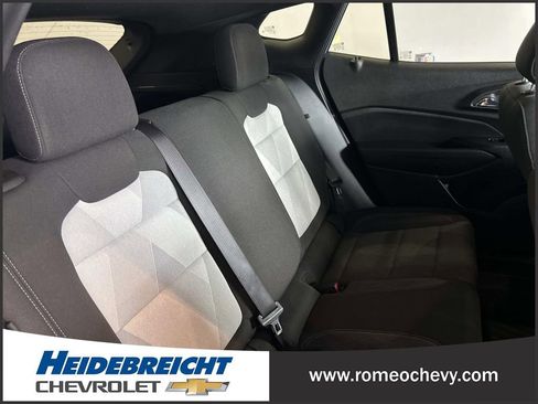 Used 2024 Chevrolet Trax RS w/ Sunroof Package image 32