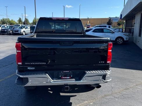 Used 2025 Chevrolet Silverado 2500 LTZ w/ LTZ Premium Package AWD/4WD image 8